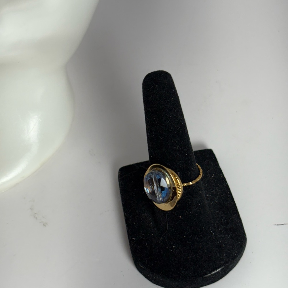 Elegant Gold and Blue Women's Ring